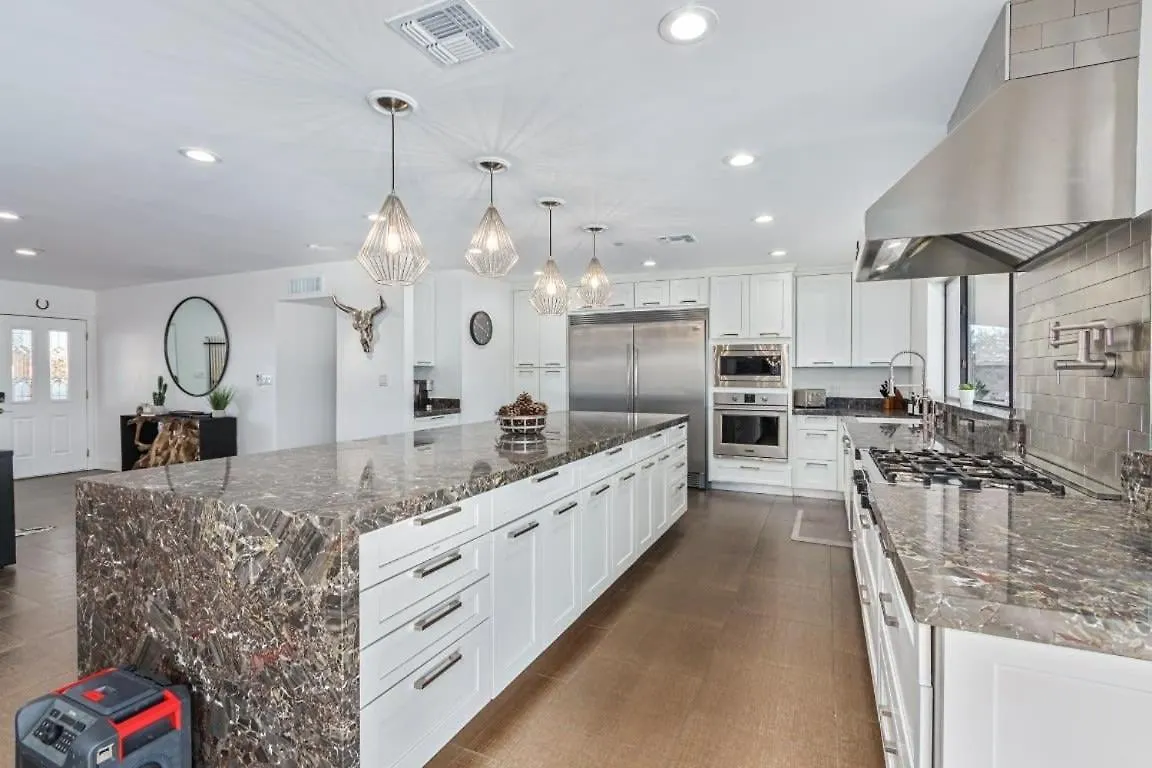 Holiday home Davenport Villa - Scottsdale'S Largest Hot Tub - Sportcourt